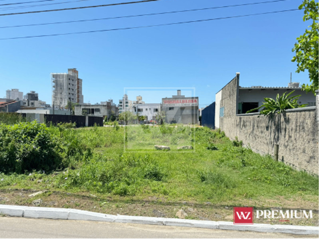 Terreno com 288m², à venda, no bairro Morretes em Itapema