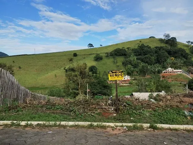 Terreno com 300m², à venda, no bairro Santa Bárbara em Piranguinho