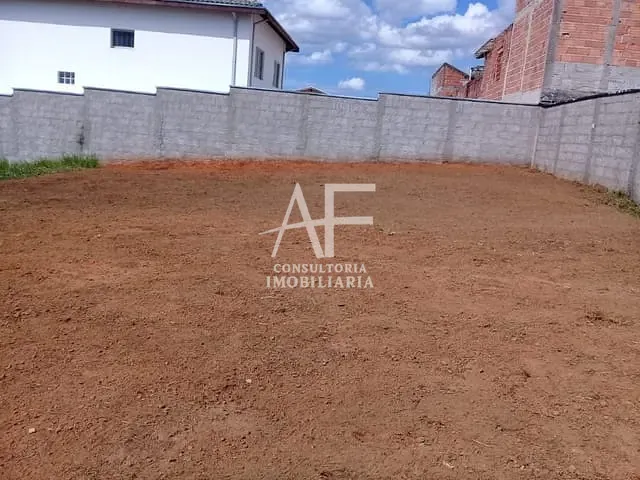 Terreno com 300m², à venda, no bairro Residencial Estoril em Taubaté