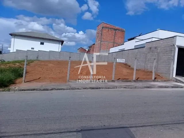Terreno com 300m², à venda, no bairro Residencial Estoril em Taubaté