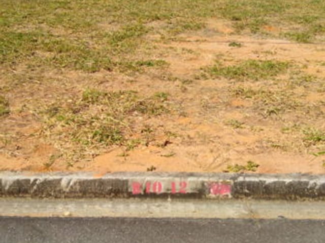 Terreno à venda, no bairro Jardim Santa Tereza em Taubaté