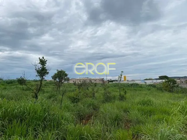 Terreno com 300m², à venda, no bairro Parque Laguna II em Formosa