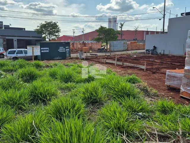 Terreno com 280m², à venda, no bairro Jardim Interlagos II em Arapongas