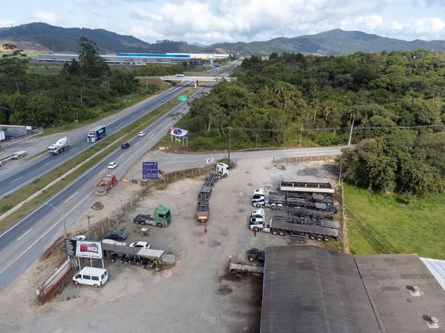 Terreno com 11465m², à venda, no bairro Escalvados em Navegantes