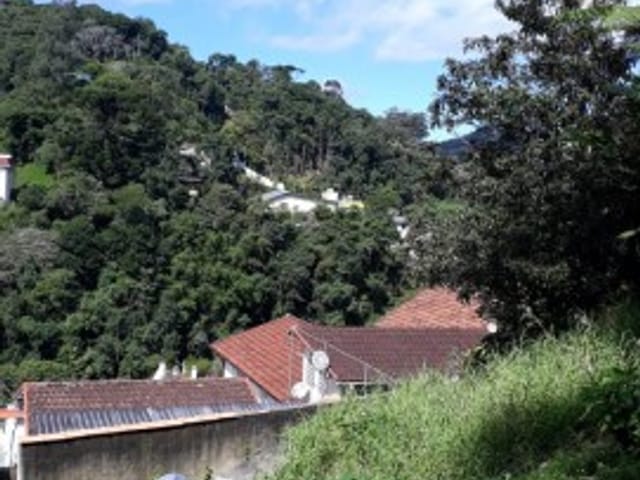 Terreno à venda, no bairro Valparaíso em Petrópolis