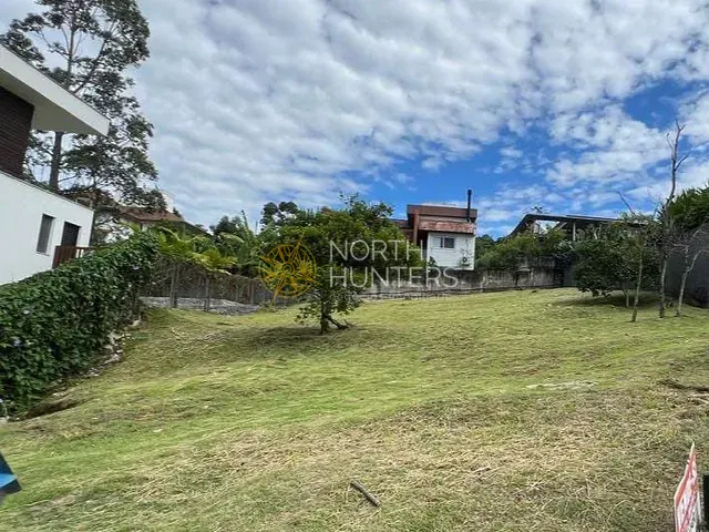 Terreno com 762m², à venda, no bairro Cacupé em Florianópolis