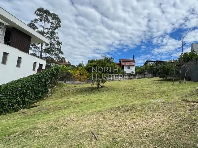 Terreno com 762m², à venda, no bairro Cacupé em Florianópolis