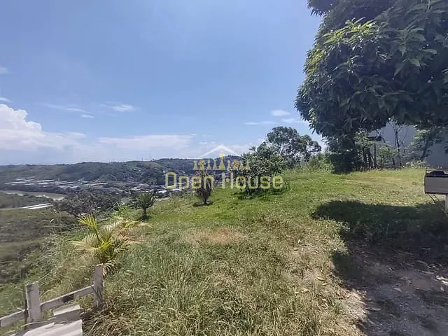 Terreno com 726m², à venda, no bairro Jardim Suíça em Volta Redonda