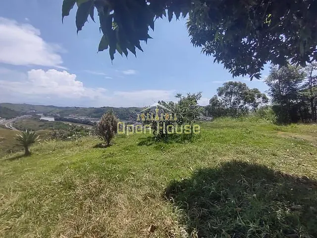 Terreno com 726m², à venda, no bairro Jardim Suíça em Volta Redonda