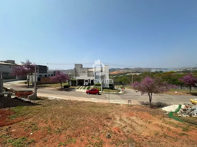 Terreno com 275m², à venda, no bairro Monte Belo em Taubaté