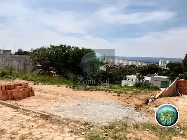 Terreno com 300m², à venda, no bairro Parque Santa Marcia em Votorantim