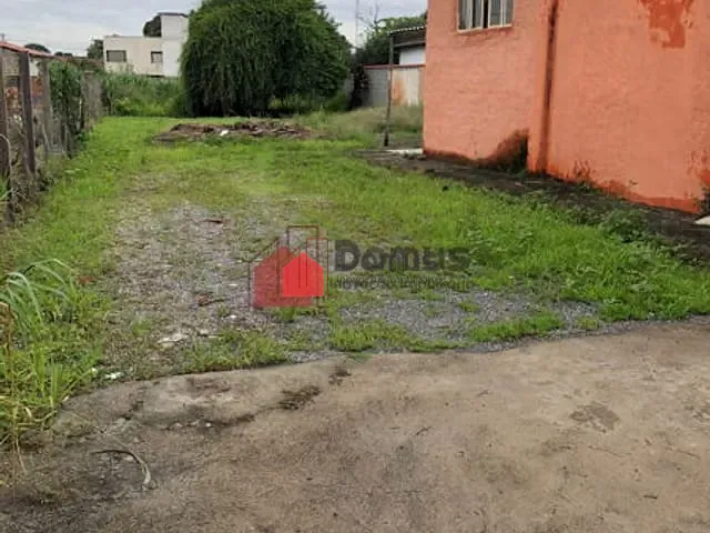 Terreno à venda, no bairro Santana em Pindamonhangaba