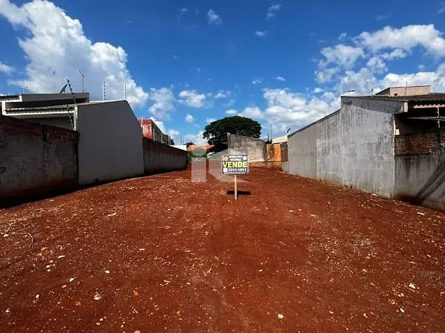 Terreno com 300m², à venda, no bairro Jardim Interlagos em Arapongas