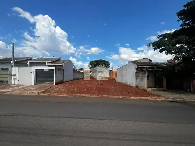 Terreno com 300m², à venda, no bairro Jardim Interlagos em Arapongas