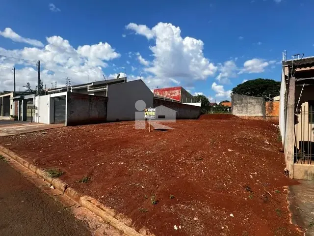 Terreno com 300m², à venda, no bairro Jardim Interlagos em Arapongas
