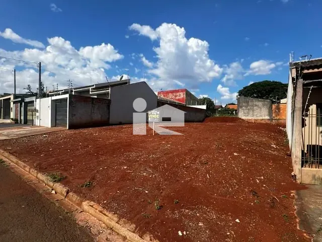 Terreno com 300m², à venda, no bairro Jardim Interlagos em Arapongas