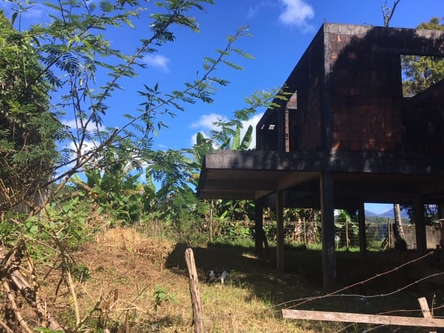 Terreno com 928m², à venda, no bairro Castelanea em Petrópolis