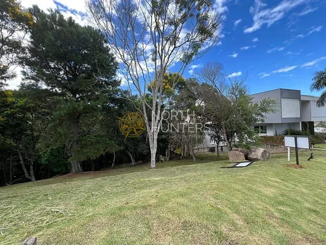 Terreno com 818m², à venda, no bairro Cacupé em Florianópolis