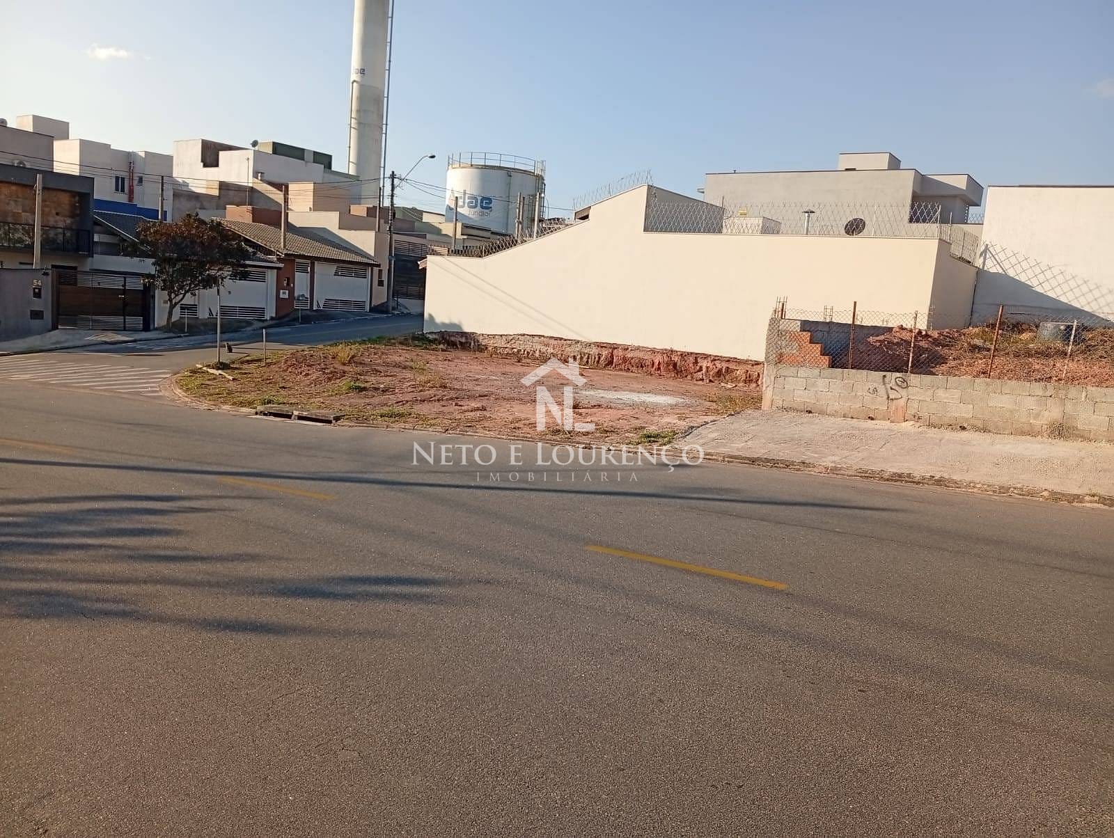 Terreno à venda, 220m² - Foto 1