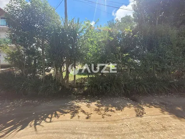 Terreno com 300m², à venda, no bairro São Gabriel em Colombo