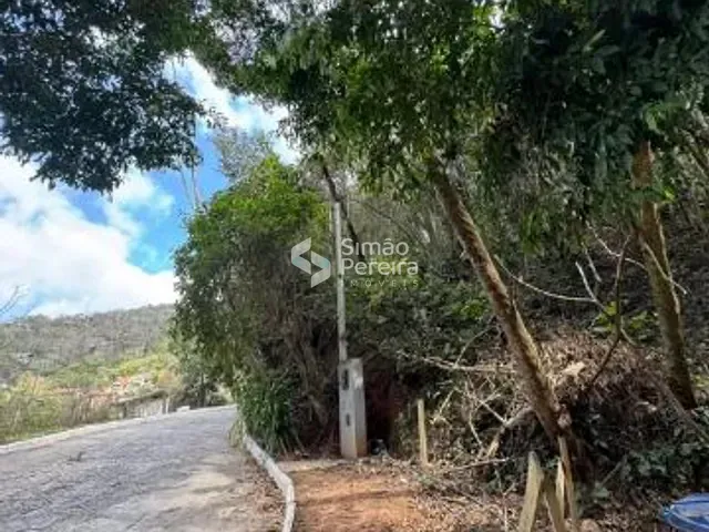 Terreno com 810m², à venda, no bairro Araras em Petrópolis