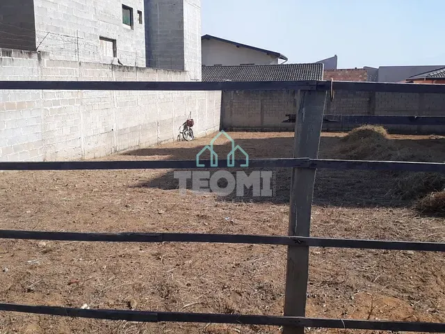 Terreno com 303m², à venda, no bairro Parque Taubateguacu em Taubaté