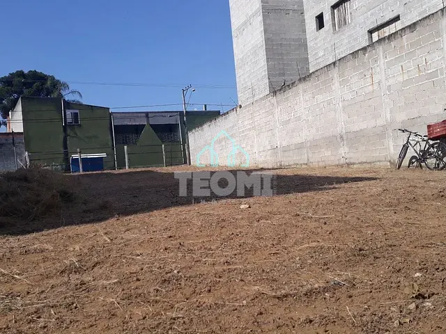 Terreno com 303m², à venda, no bairro Parque Taubateguacu em Taubaté