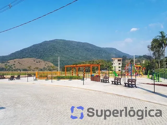 Terreno à venda, no bairro Sertão do Trombudo em Itapema