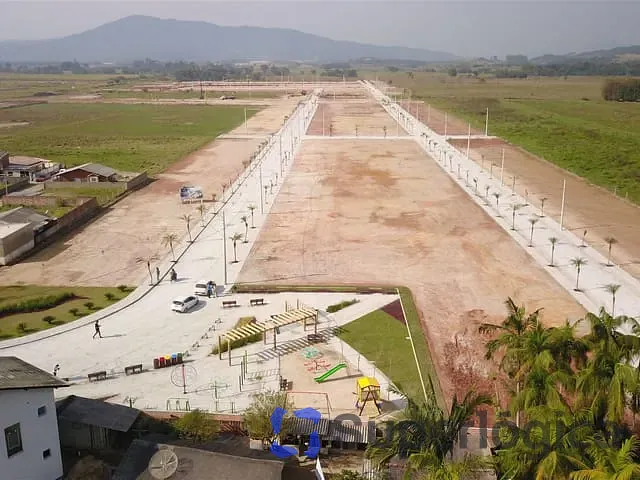 Terreno à venda, no bairro Sertão do Trombudo em Itapema