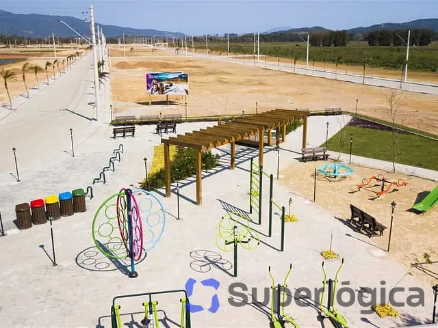 Terreno à venda, no bairro Sertão do Trombudo em Itapema