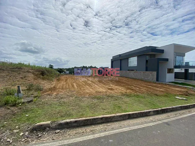 Terreno com 470m², à venda, no bairro Nossa Senhora da Vitória em Ilhéus