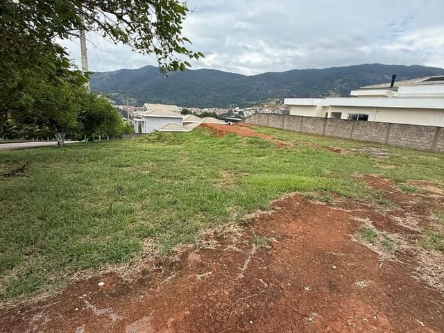 Terreno com 755m², à venda, no bairro Vista Da Mantiqueira em Extrema
