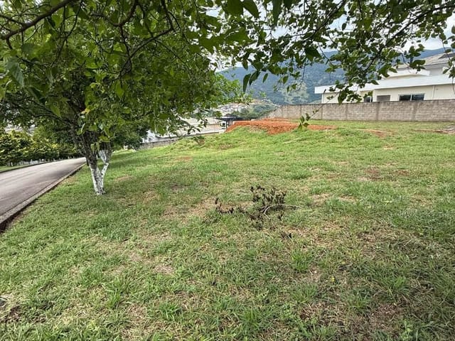 Terreno com 755m², à venda, no bairro Vista Da Mantiqueira em Extrema