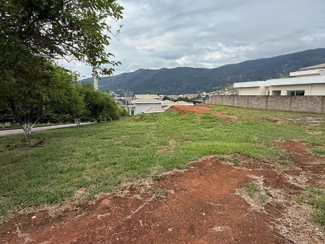 Terreno com 755m², à venda, no bairro Vista Da Mantiqueira em Extrema