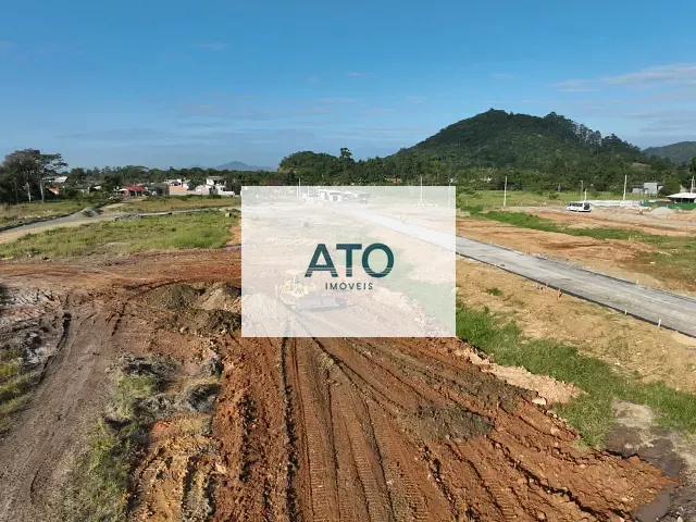 Terreno com 300m², à venda, no bairro PENHA em Penha