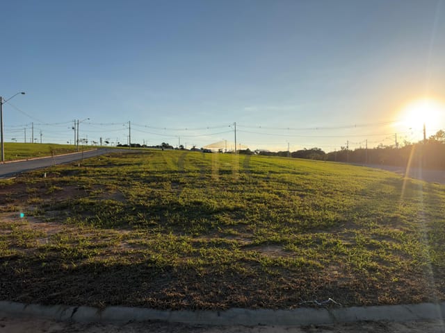 Terreno com 293m², à venda, no bairro Casa Blanca em Salto de Pirapora