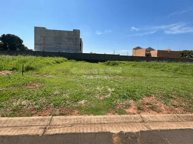 Terreno com 362m², à venda, no bairro Condomínio Residencial Holland Park em Holambra