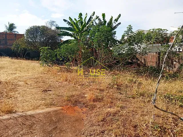 Terreno com 476m², à venda, no bairro Jardim Bom Clima em Votuporanga