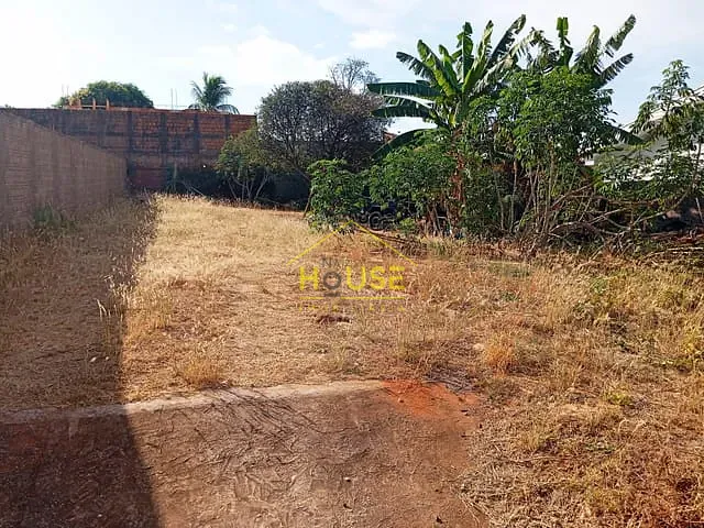 Terreno com 476m², à venda, no bairro Jardim Bom Clima em Votuporanga