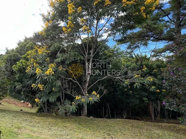 Terreno com 752m², à venda, no bairro Cacupé em Florianópolis