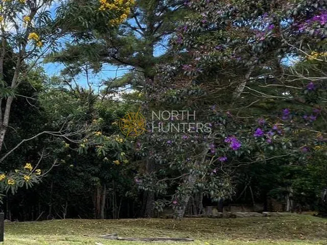 Terreno com 752m², à venda, no bairro Cacupé em Florianópolis