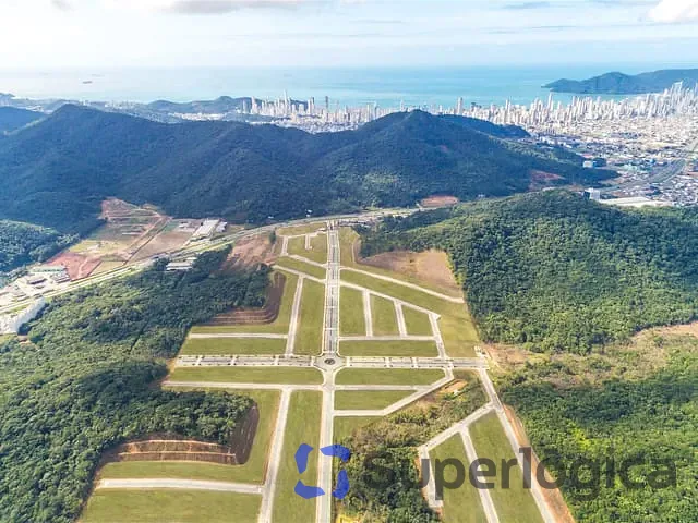 Terreno à venda, no bairro Várzea do Ranchinho em Camboriú
