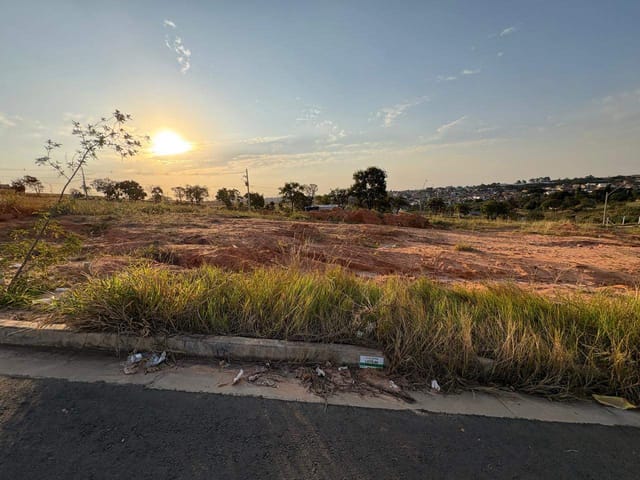 Terreno com 126m², à venda, no bairro Santa Clara em Campinas