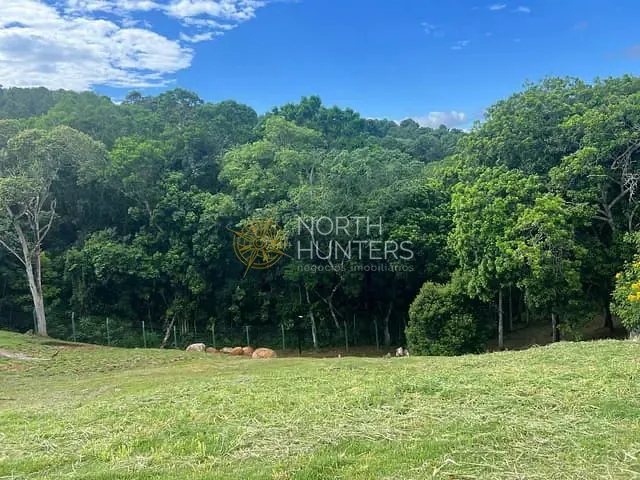 Terreno com 943m², à venda, no bairro Cacupé em Florianópolis