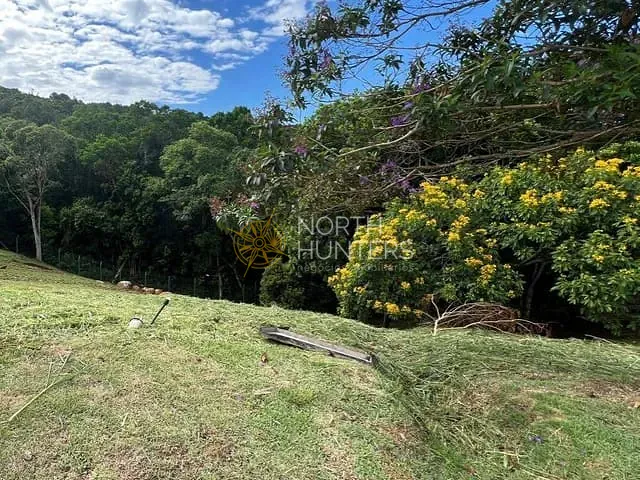 Terreno com 943m², à venda, no bairro Cacupé em Florianópolis