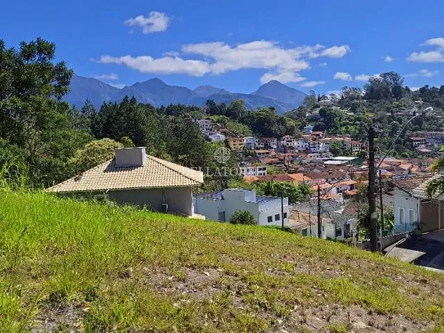 Terreno com 312m², à venda, no bairro Tijuca em Teresópolis