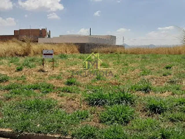 Terreno com 385m², à venda, no bairro Vale Da Mata em Guaxupé