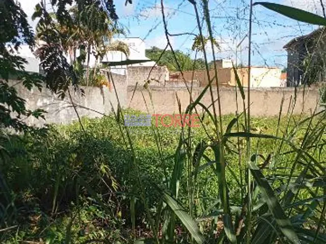 Terreno com 450m², à venda, no bairro Nossa Senhora da Vitória em Ilhéus