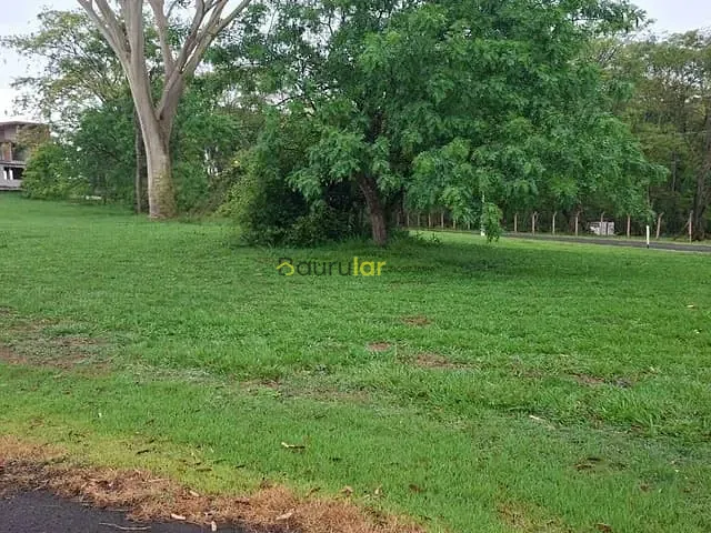 Terreno com 895m², à venda, no bairro Nova Iacanga em Iacanga