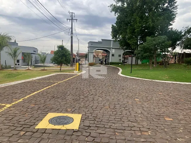 Terreno com 300m², à venda, no bairro Sn em Rolândia